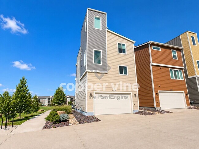 Building Photo - 11959 Mountview Ln