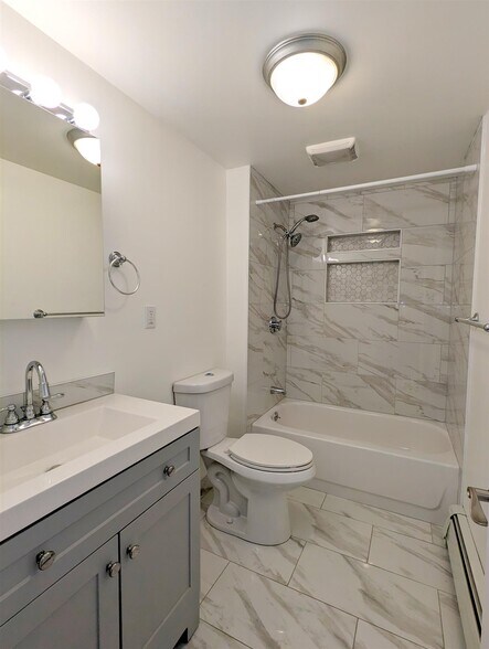 Building Photo - 322 Lowell St