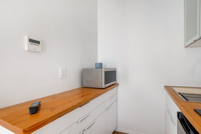 Building Photo - 39-39 55th St