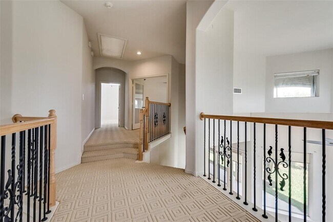 Building Photo - 1271 Carl Dr