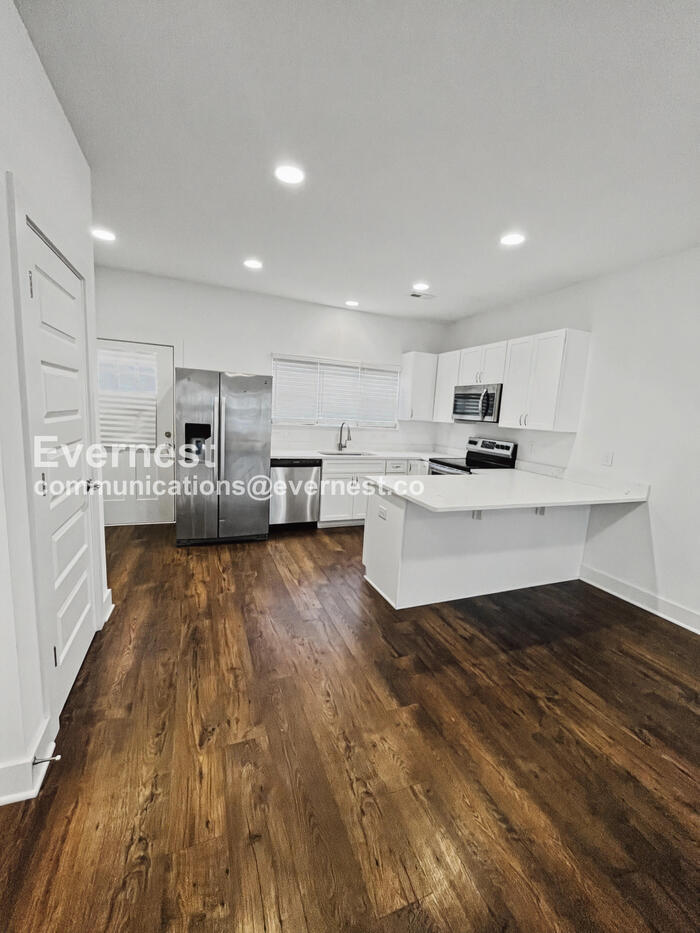 Building Photo - 300 Stewarts Ferry Pike