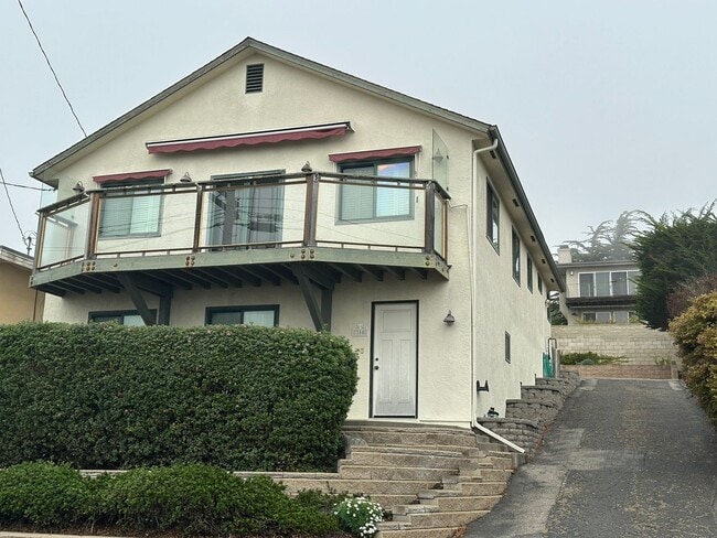 Building Photo - Upscale Morro Bay home with great views
