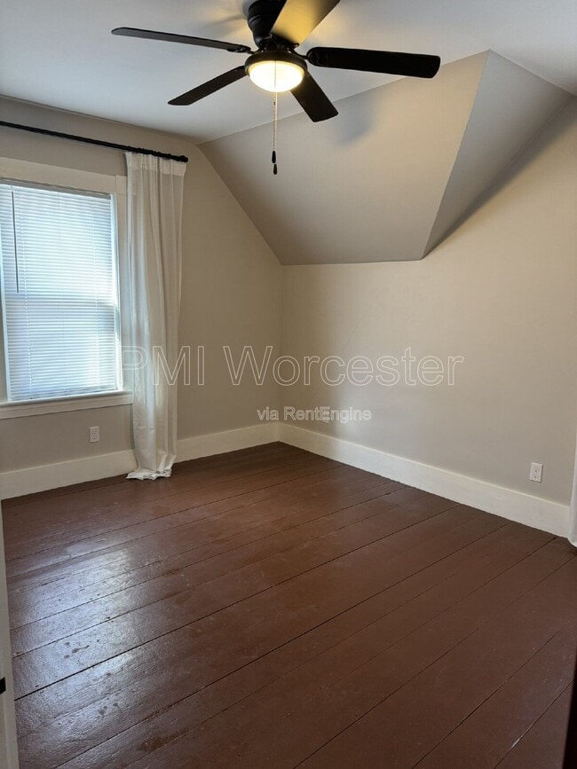 Building Photo - 161 Lincoln St