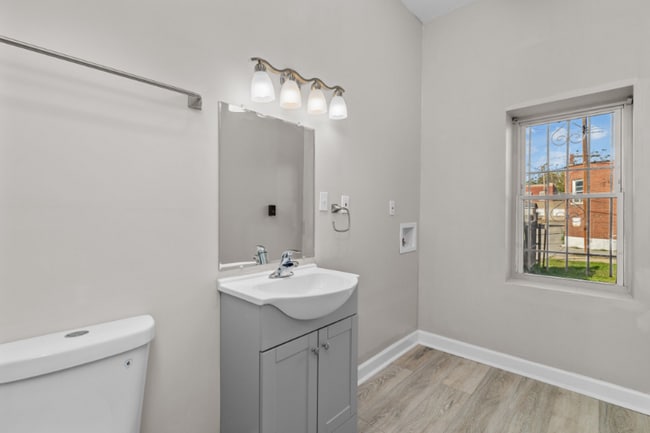 Building Photo - 3231 Taft Ave