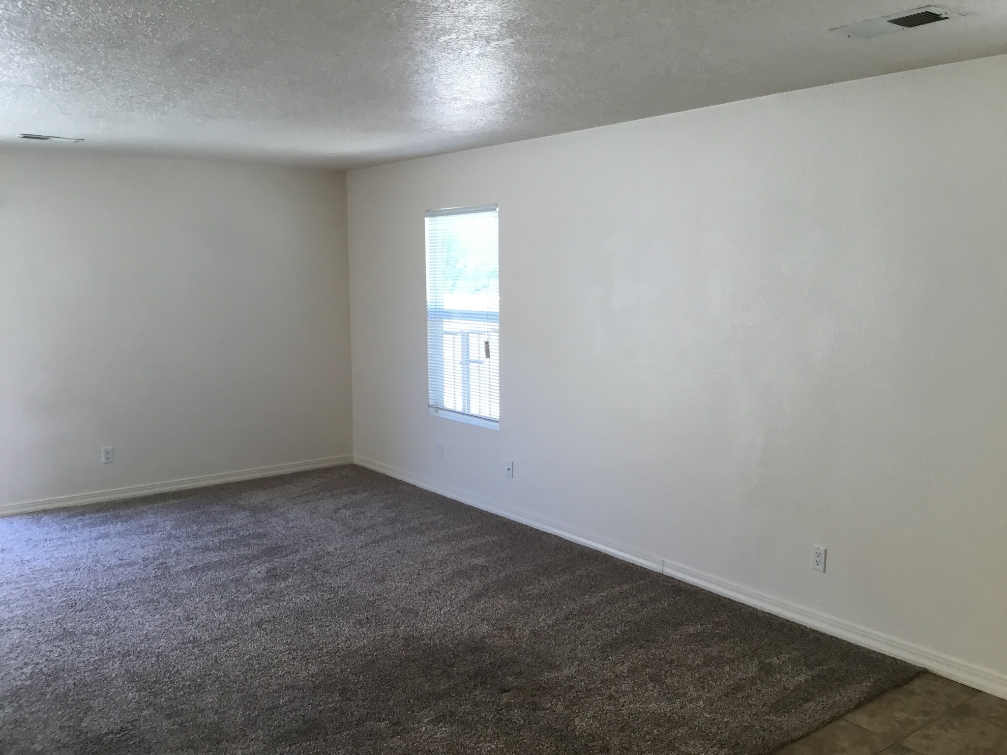 Building Photo - 1740 Sierra Norte Loop NE