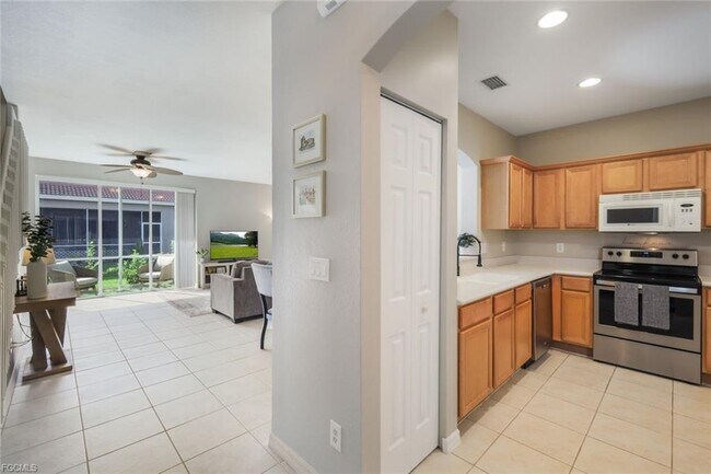 Building Photo - 10004 Ravello Blvd