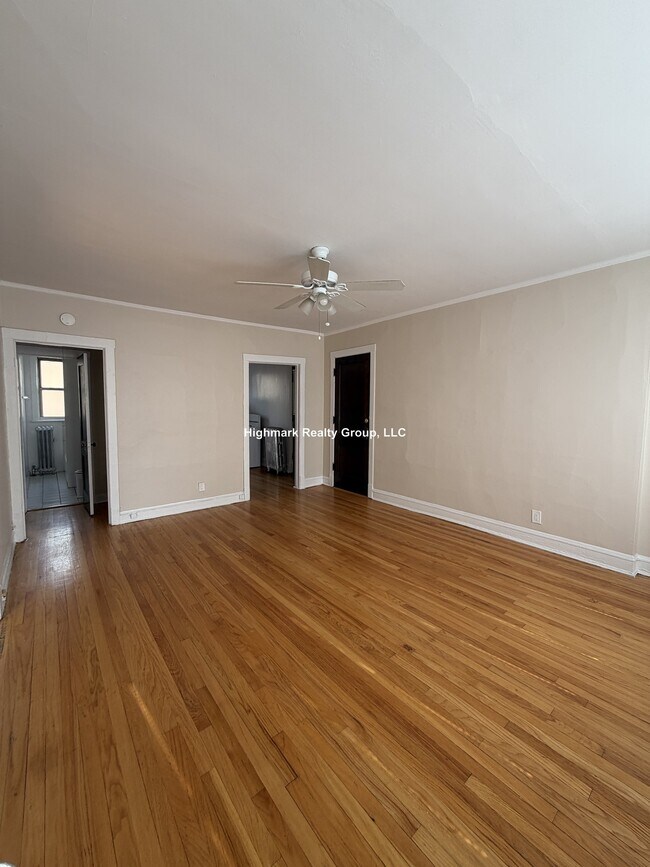 Building Photo - 2344 W Touhy Ave