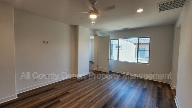 Building Photo - 35944 Randall Ln