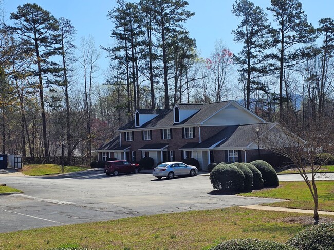Building Photo - Raintree Apartments