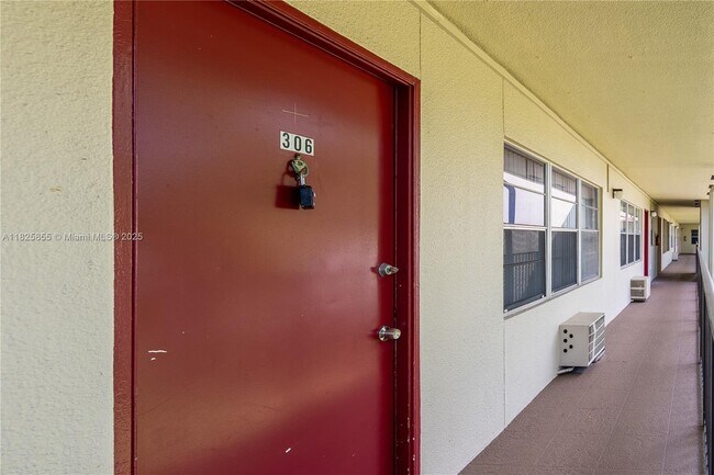 Building Photo - 100 SW 132nd Way