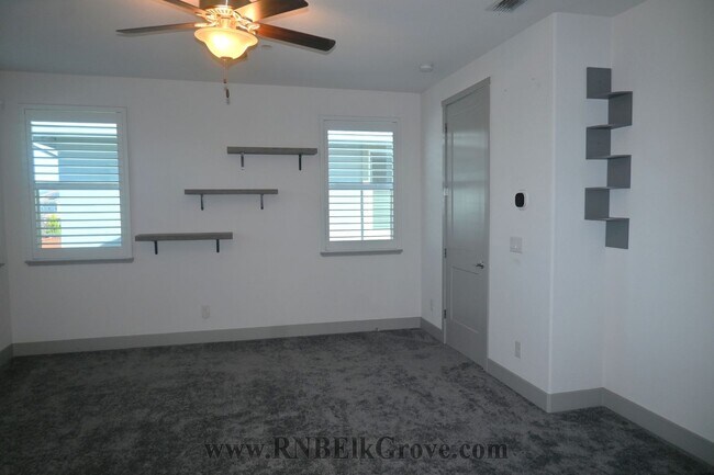 Building Photo - 10060 Carinata Dr