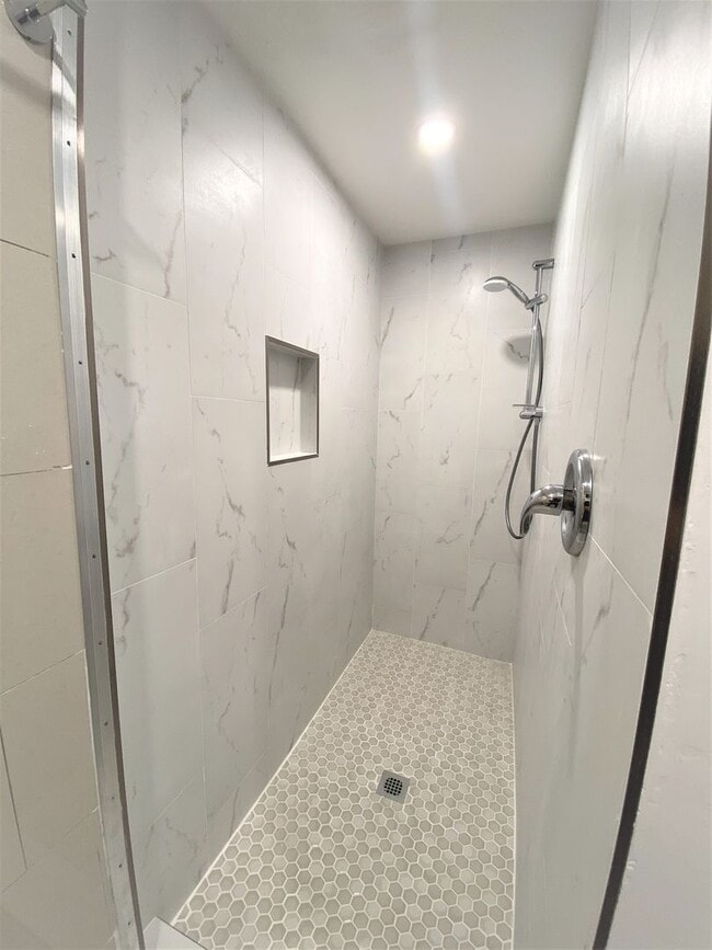 Building Photo - ** TREETOPS OF NAPLES ** 1 BED / 1 BATH - CONDO - SOUTH NAPLES - ANNUAL RENTAL