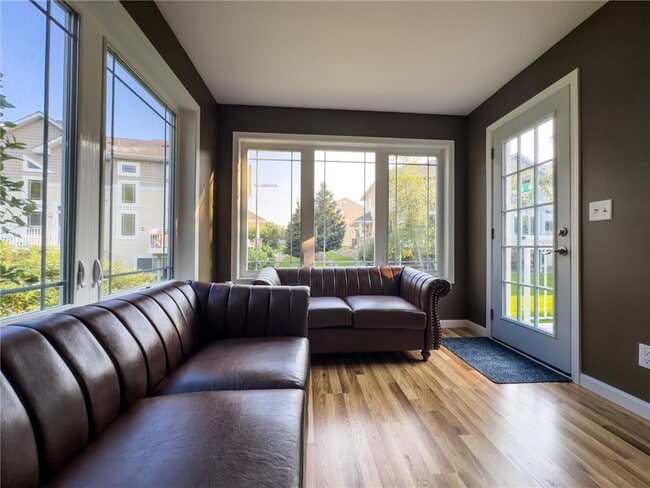 Building Photo - 5080 Yuma Ln N