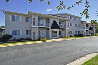 Building Photo - Great Willows condo w/great deck area!
