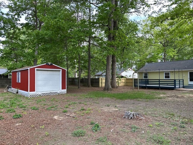 Building Photo - Charming Updated 3 Bedroom Home with Large...