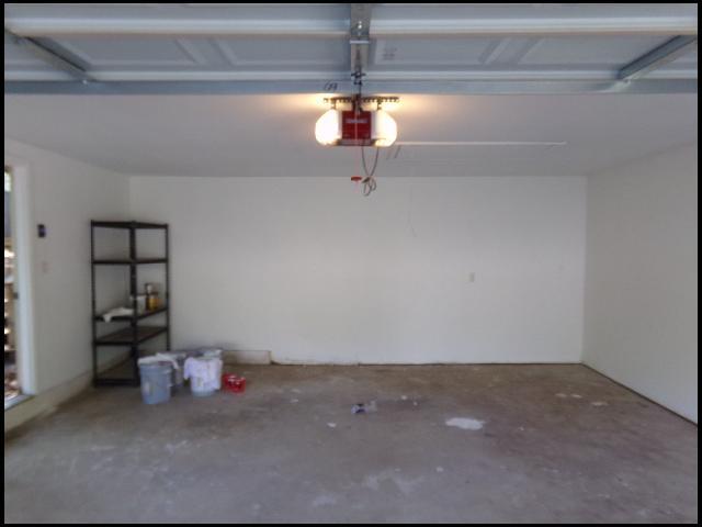 Building Photo - 8 Woodlore Cir