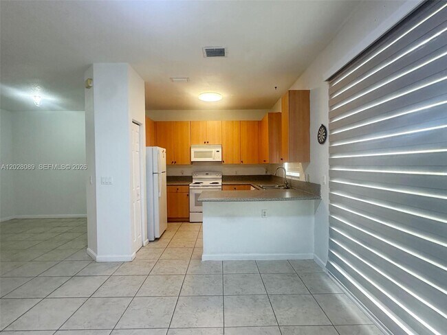 Building Photo - 662 NE 21st Terrace