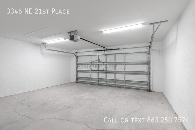 Building Photo - 3346 NE 21st Pl