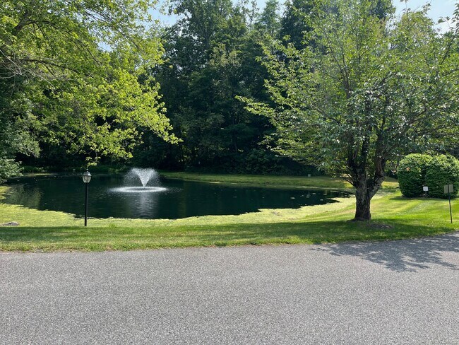 Building Photo - 1 Silvermine Manor