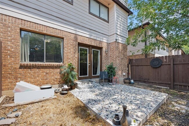 Building Photo - 101 Clearday Dr