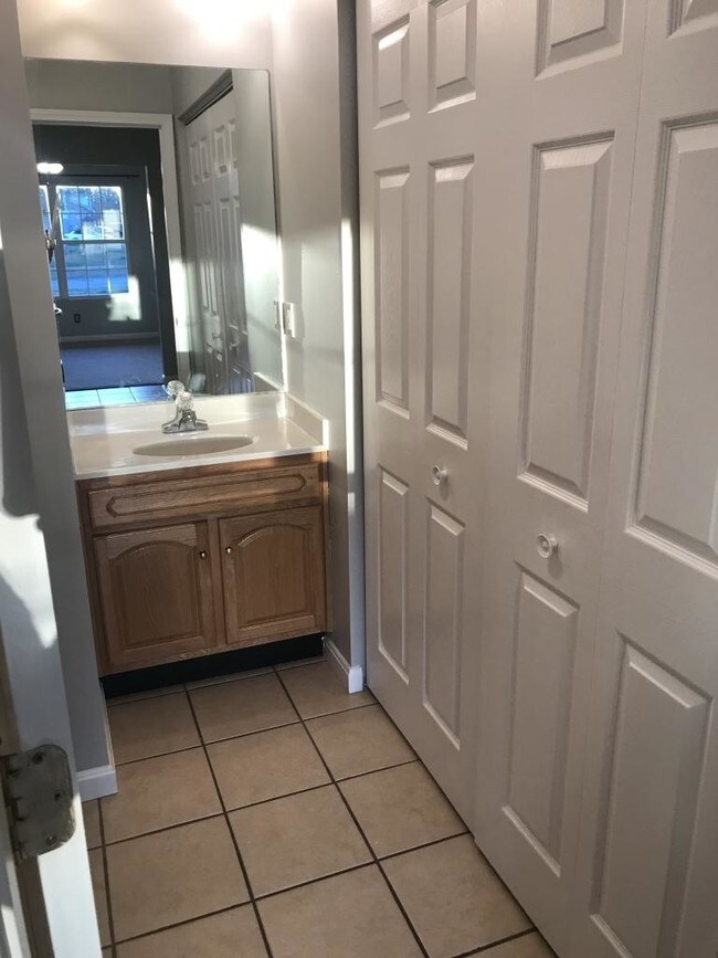 Building Photo - 3 bedroom in Louisville KY 40223