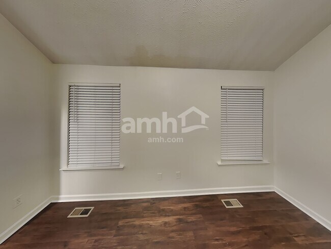 Building Photo - 2219 Brick Way