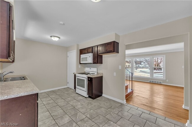 Building Photo - 23760 Puritan Ave