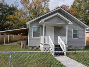 Building Photo - 809 Welworth St