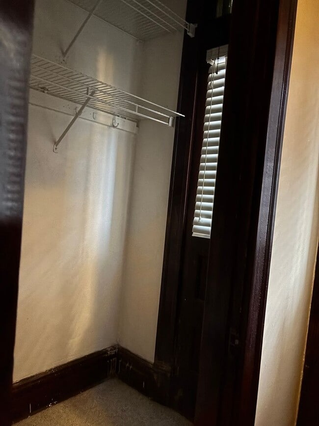 Building Photo - Completedly Remodeled 2+ Bedroom Home