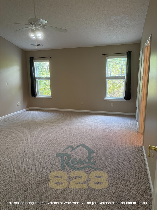 Building Photo - 37 Sunview Cir