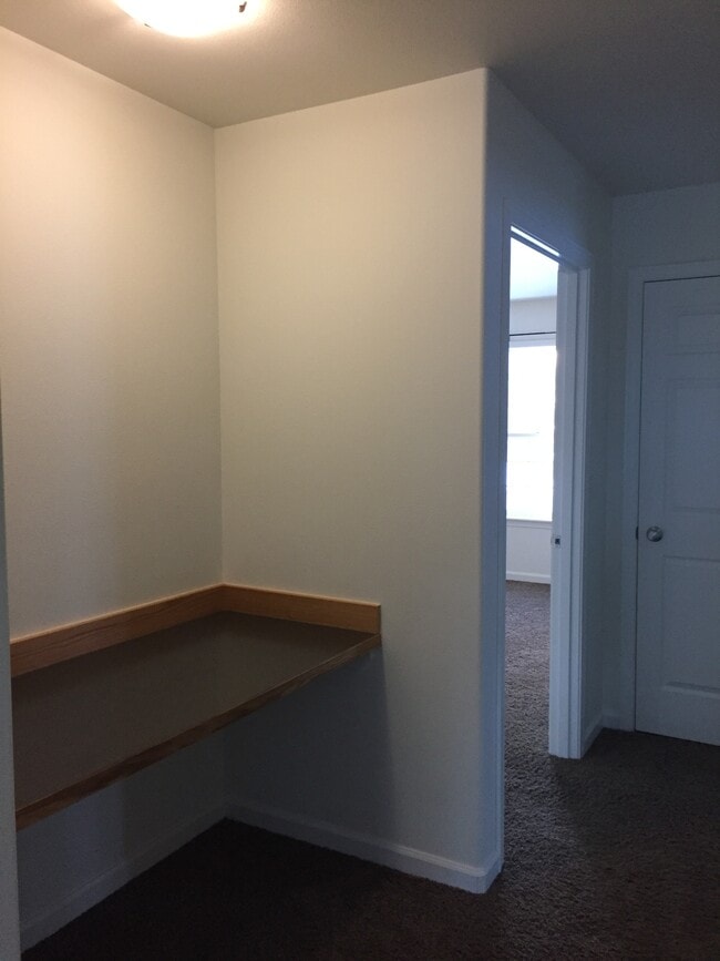 Building Photo - 6701 W Sunset Ave