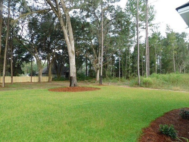 Building Photo - Grove Point Beauty