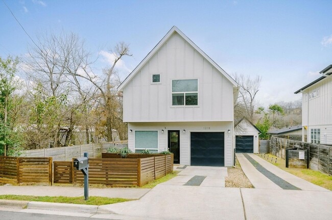 Building Photo - 1218 Eleanor St