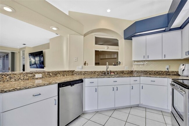 Building Photo - 4489 Golf Club Ln