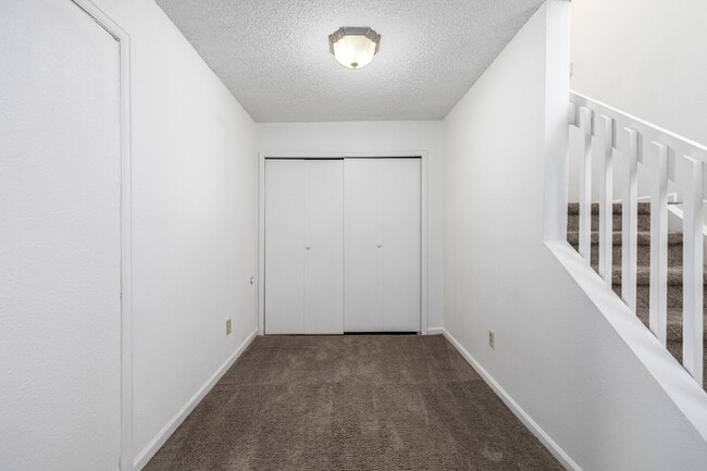 Building Photo - Updated and Stylish 1BDR/1BTH in the Eleve...
