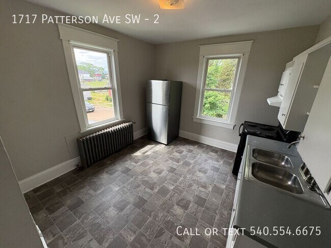 Building Photo - 1717 Patterson Ave SW