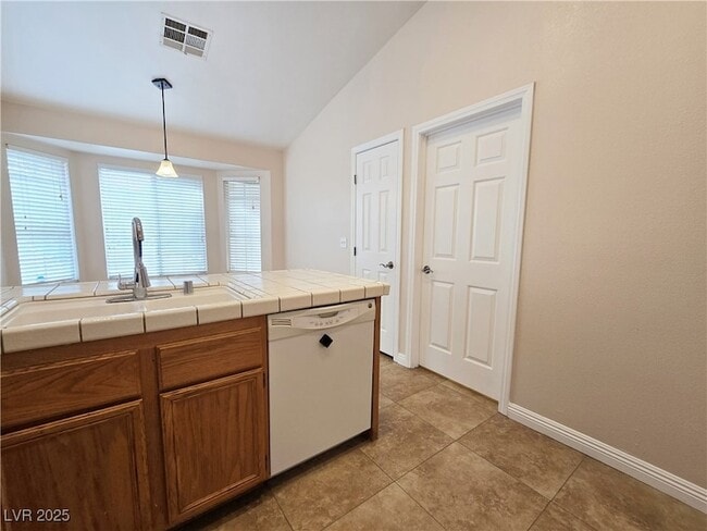 Building Photo - 1825 Lyell Canyon Ln