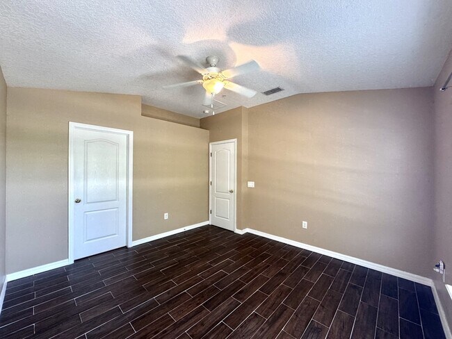 Building Photo - 6582 S Goldenrod Rd