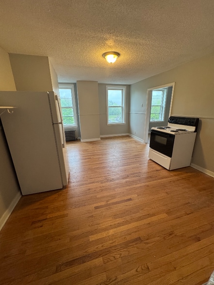 Building Photo - 20 Willington Ave