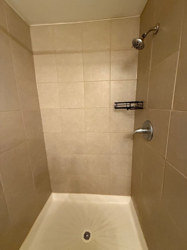 Building Photo - 10S328 Jamie Ln