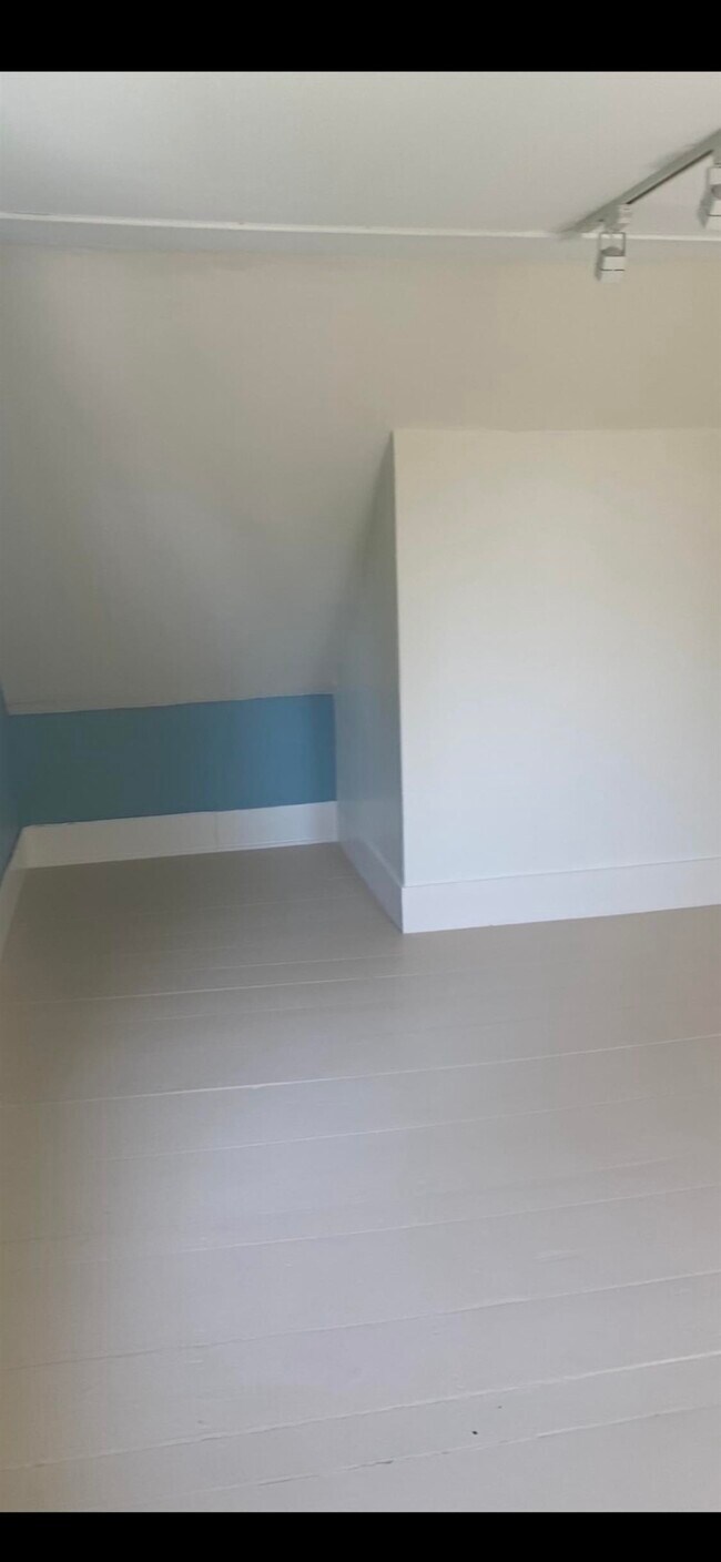 Building Photo - 36 Western Ave