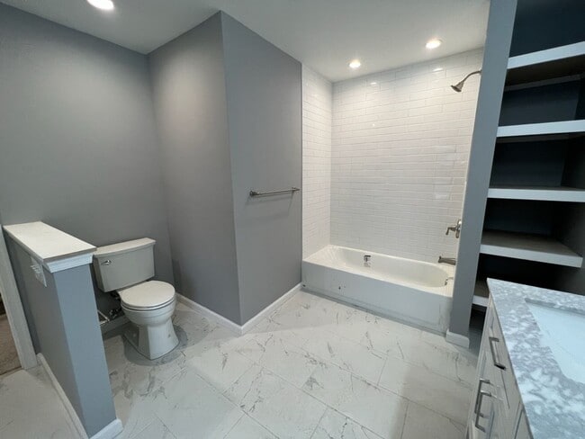 Building Photo - Awesome 3 bedroom 1.5 bath in Lower Macung...