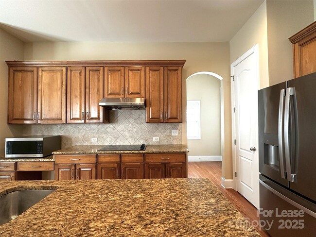 Building Photo - 4934 Mesa Verde Rd