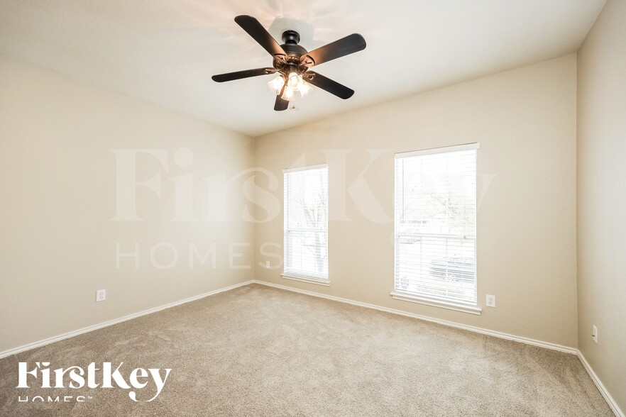 Building Photo - 6203 Palmetto Way