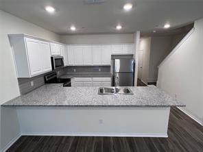 Building Photo - 807 S 6th St