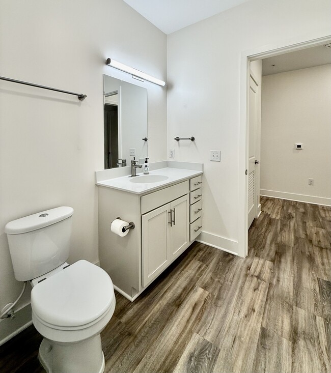 Building Photo - 610 Trent Dr