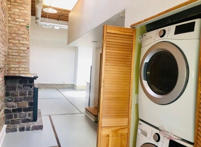 Building Photo - 1835 S Loomis St