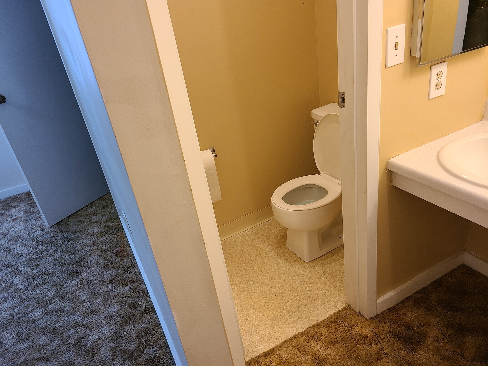half bath in master bedroom - 2243 Hillcrest