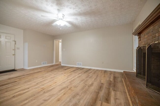 Building Photo - 1151 Brookwood Dr