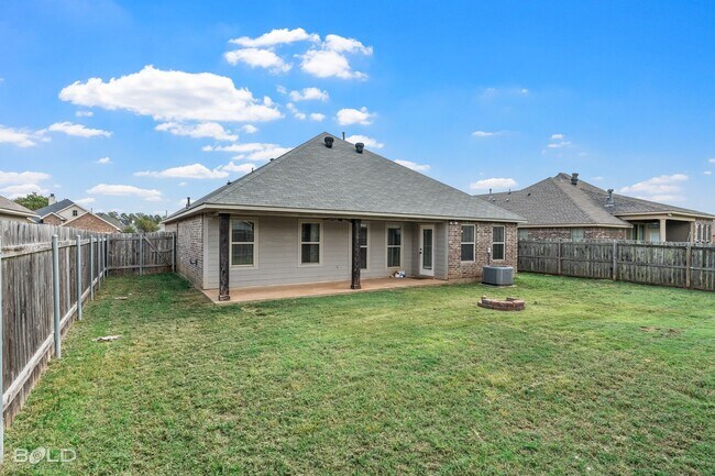 Building Photo - Brick Home In Haughton
